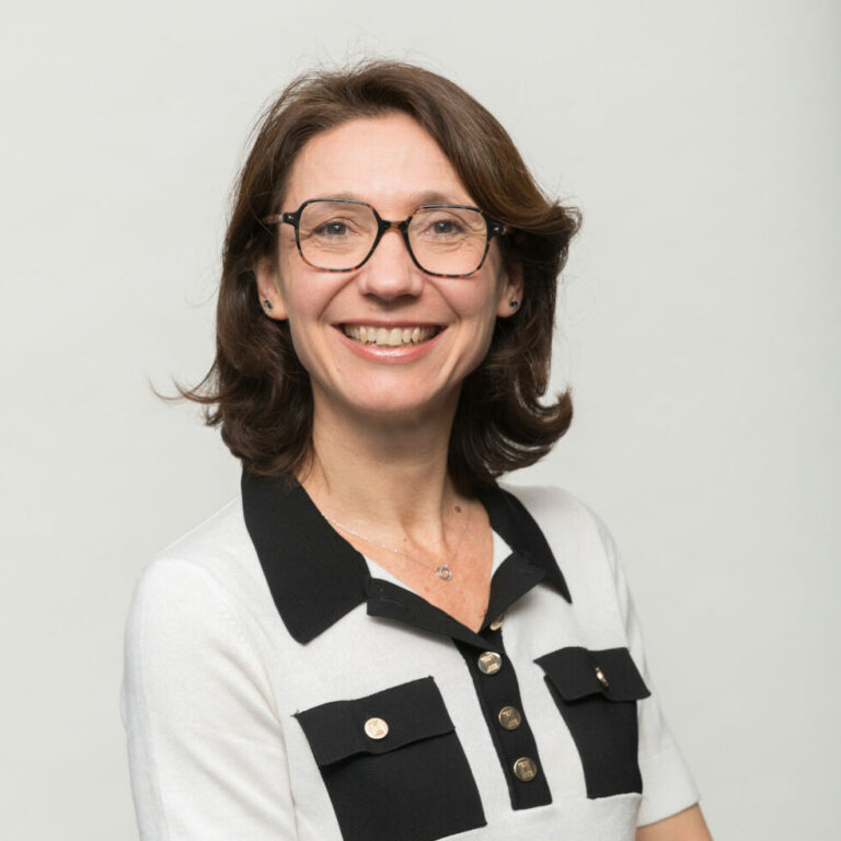 Photo du Dr Rouquette Sophie, chirurgien gynécologue et sénologue à l'Hôpital Privé du Confluent à Nantes