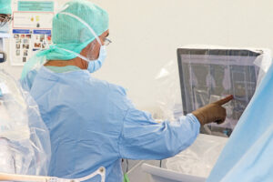 Photo Assistance robotique en chirurgie orthopédique, l’Hôpital Privé du Confluent s’équipe d’un robot dernière génération
